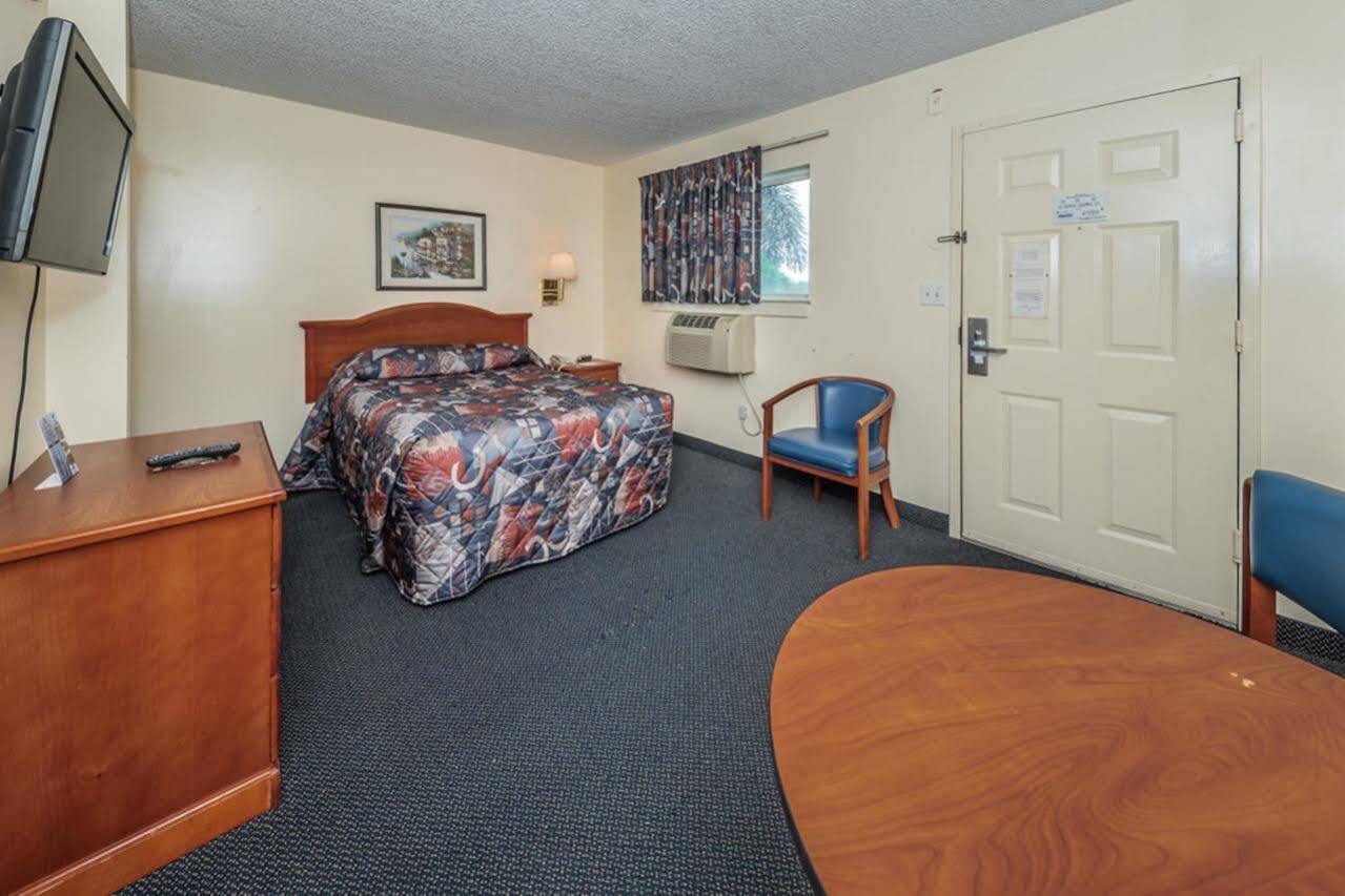 Tampa Bay Extended Stay Hotel Largo Eksteriør billede